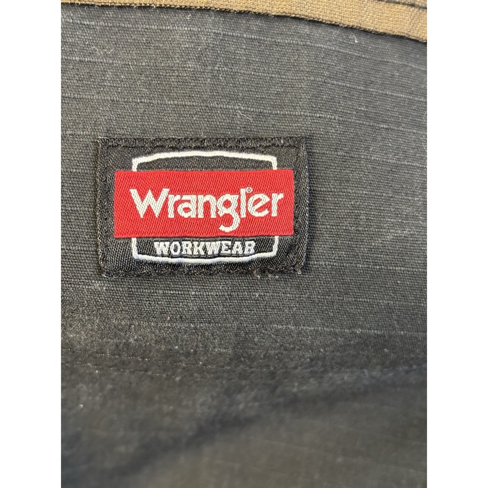 Wrangler  Cargo Shorts Mens 44 Rugged‎ Classic Workwear Ripstop Ranger Utility - Picture 4 of 10